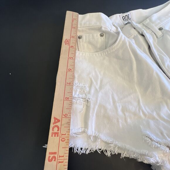 BDG Urban Outfitters Shorts Womens 26 White Denim High Rise Raw Hem Frayed - Picture 8 of 8